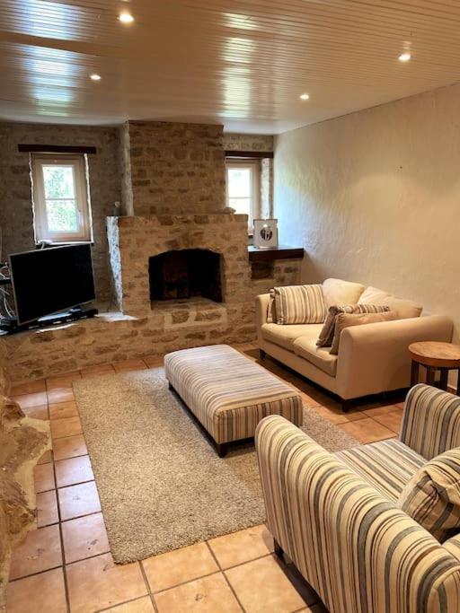 Uniquely Private Holiday Villa In The Charente Puyreaux Eksteriør bilde