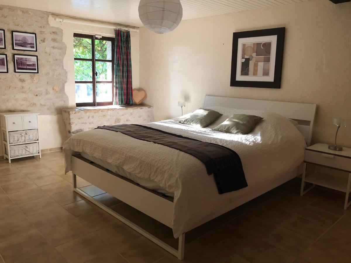 Uniquely Private Holiday Villa In The Charente Puyreaux Eksteriør bilde