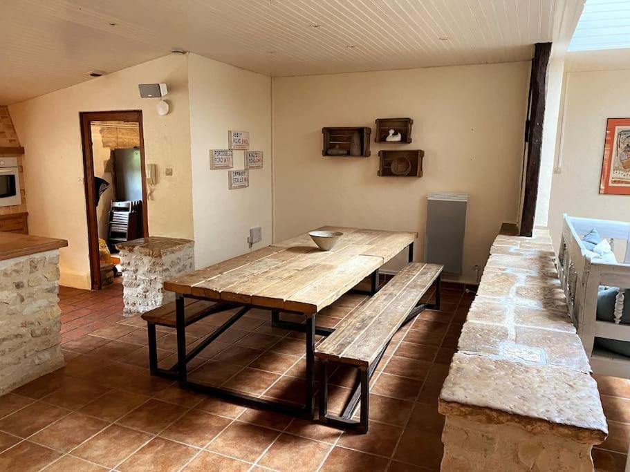 Uniquely Private Holiday Villa In The Charente Puyreaux Eksteriør bilde