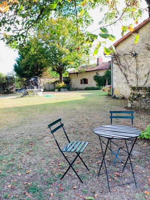 Uniquely Private Holiday Villa In The Charente Puyreaux Eksteriør bilde